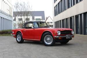 Image 30/49 of Triumph TR 6 (1976)