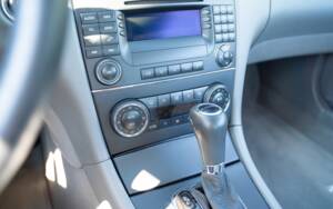 Image 39/49 of Mercedes-Benz CLK 280 (2006)