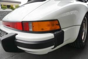 Bild 26/51 von Porsche 911 Carrera 3.2 (1986)