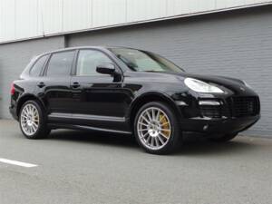 Image 1/98 of Porsche Cayenne GTS (2008)