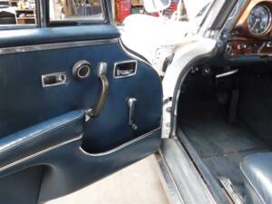 Image 25/50 of Mercedes-Benz 300 SE (1966)