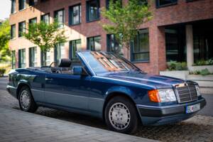 Obraz 12/50 pojazdu Mercedes-Benz 300 CE-24 (1992)