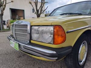 Bild 7/49 von Mercedes-Benz 200 (1979)