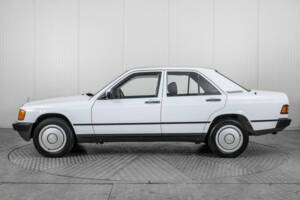 Image 10/50 de Mercedes-Benz 190 D (1986)