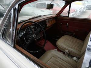 Image 23/27 of Jaguar Mk II 2.4 (1960)
