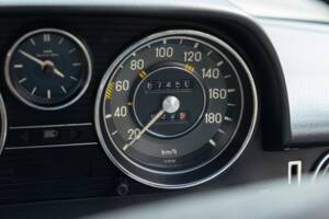 Imagen 8/40 de Mercedes-Benz 230/4 (1976)