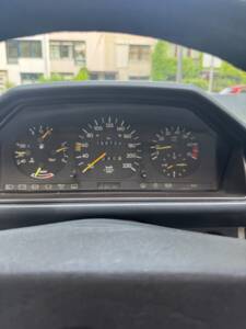 Image 12/32 of Mercedes-Benz 230 E (1987)