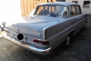 Image 7/8 of Mercedes-Benz 190 c (1965)