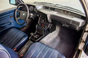 Image 16/50 of BMW 320i (1981)