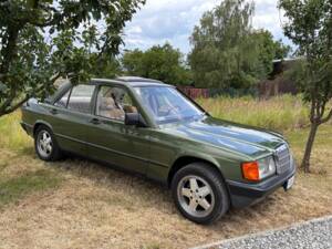Image 3/18 of Mercedes-Benz 190 D 2.5 (1986)