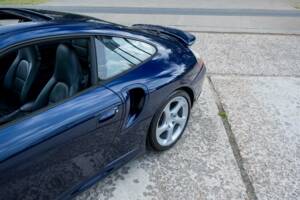 Image 25/46 of Porsche 911 Turbo (2001)