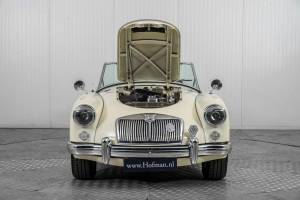 Image 40/50 of MG MGA 1500 (1958)