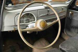 Image 4/5 of Peugeot 203 C (1955)