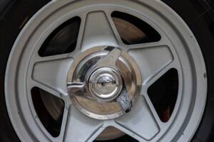 Image 32/50 de Ferrari 512 BBi (1982)