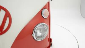Immagine 11/15 di Volkswagen T1 Kombi (1966)
