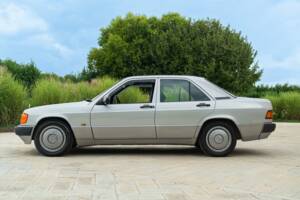 Image 4/50 of Mercedes-Benz 190 E 1.8 (1991)