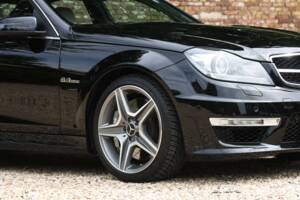 Image 31/50 of Mercedes-Benz C 63 AMG (2012)