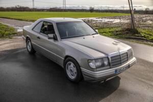 Bild 1/8 von Mercedes-Benz 230 CE (1988)