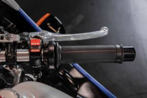 Bild 25/29 von Honda VFR 750R RC 30 (1991)