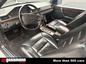 Image 10/15 de Mercedes-Benz 300 CE-24 (1990)