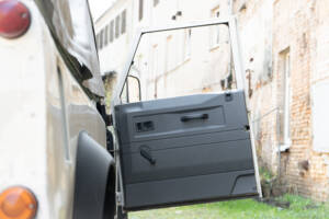 Bild 74/98 von Land Rover Defender 110 Td5 (1999)