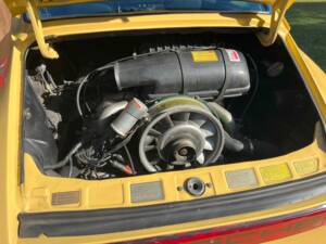 Image 38/77 de Porsche 911 2.7 S (1974)