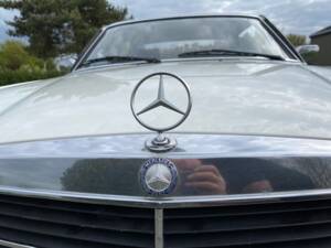 Image 10/49 of Mercedes-Benz 230 C (1980)