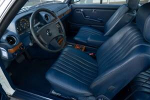 Image 6/62 of Mercedes-Benz 280 CE (1982)