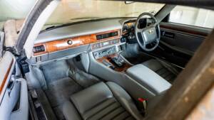 Image 10/34 of Jaguar XJS 5.3 V12 (1992)