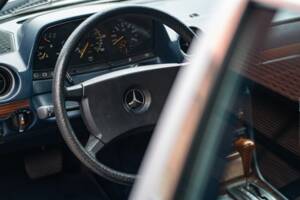 Bild 24/83 von Mercedes-Benz 300 D Turbodiesel (1983)
