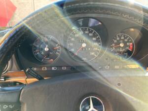 Image 27/51 of Mercedes-Benz 380 SL (1983)
