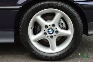 Bild 50/50 von BMW 320i (1994)