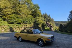 Bild 4/4 von Volvo 244 (1980)