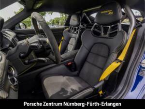 Image 25/50 of Porsche 718 Cayman GT4 RS Weissach (2025)