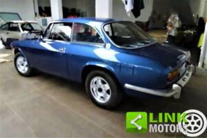 Bild 10/10 von Alfa Romeo 2000 GT Veloce (1971)