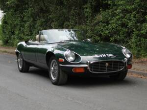 Image 1/18 of Jaguar E-Type V12 (1973)