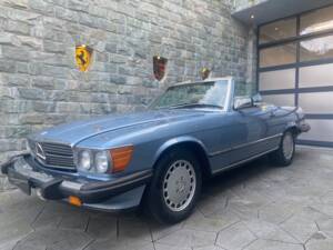 Image 1/19 of Mercedes-Benz 560 SL (1987)