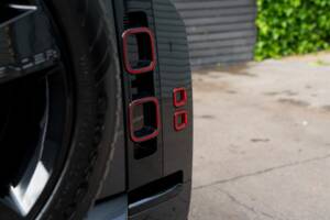 Image 10/61 de Land Rover Defender 110 D200 AWD (2023)