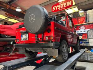 Image 20/25 de Mercedes-Benz 300 GD (SWB) (1987)