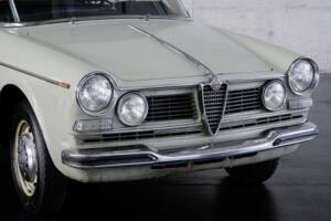 Image 12/48 of Alfa Romeo 2600 Berlina (1962)