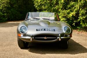 Bild 14/14 von Jaguar E-Type 4.2 (1965)