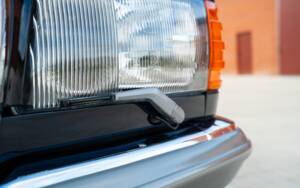 Image 19/72 de Mercedes-Benz 500 SEL (1984)