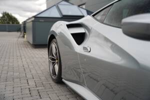 Image 45/50 of Ferrari 488 GTB (2017)