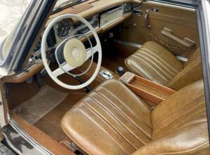 Image 7/38 de Mercedes-Benz 280 SL (1970)