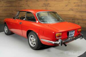 Image 17/19 of Alfa Romeo Giulia 1600 GT Junior (1975)