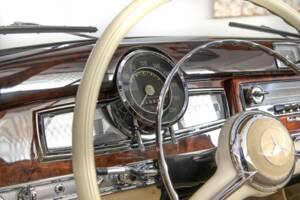 Bild 37/45 von Mercedes-Benz 300 S Cabriolet A (1953)