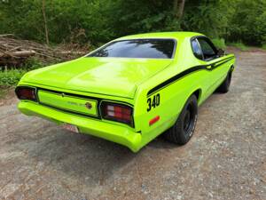Image 4/10 of Plymouth Duster (1973)