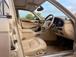 Bild 20/32 von Jaguar XJ 8 Sovereign (1999)