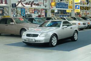 Immagine 50/50 di Mercedes-Benz SLK 230 Kompressor (1996)