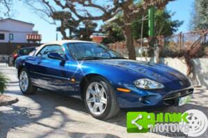 Image 7/10 of Jaguar XK8 4.0 (1997)